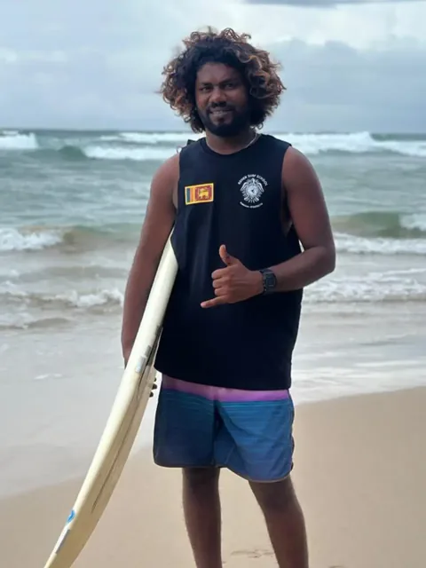 Jasho, Surf instructor